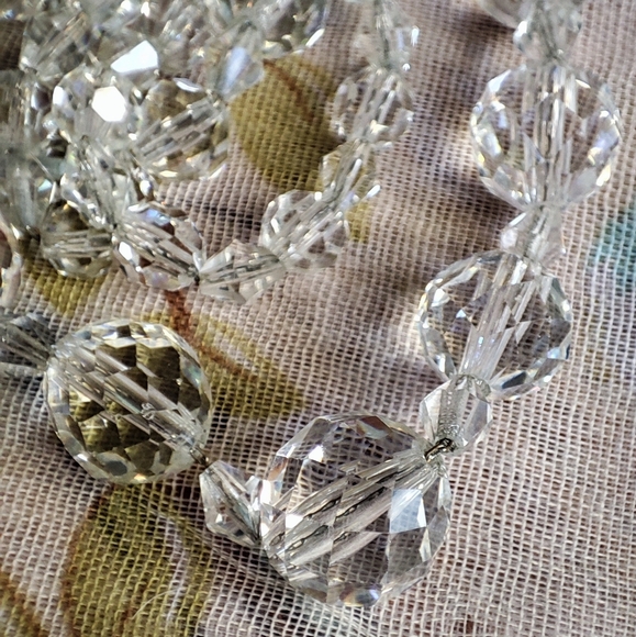 Heavily Faceted Vintage Round Graduated Clear Crystal Necklace 1950's Sterling? - Picture 8 of 10